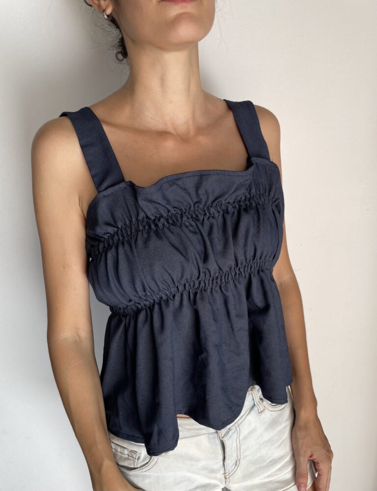 Blusa con goma